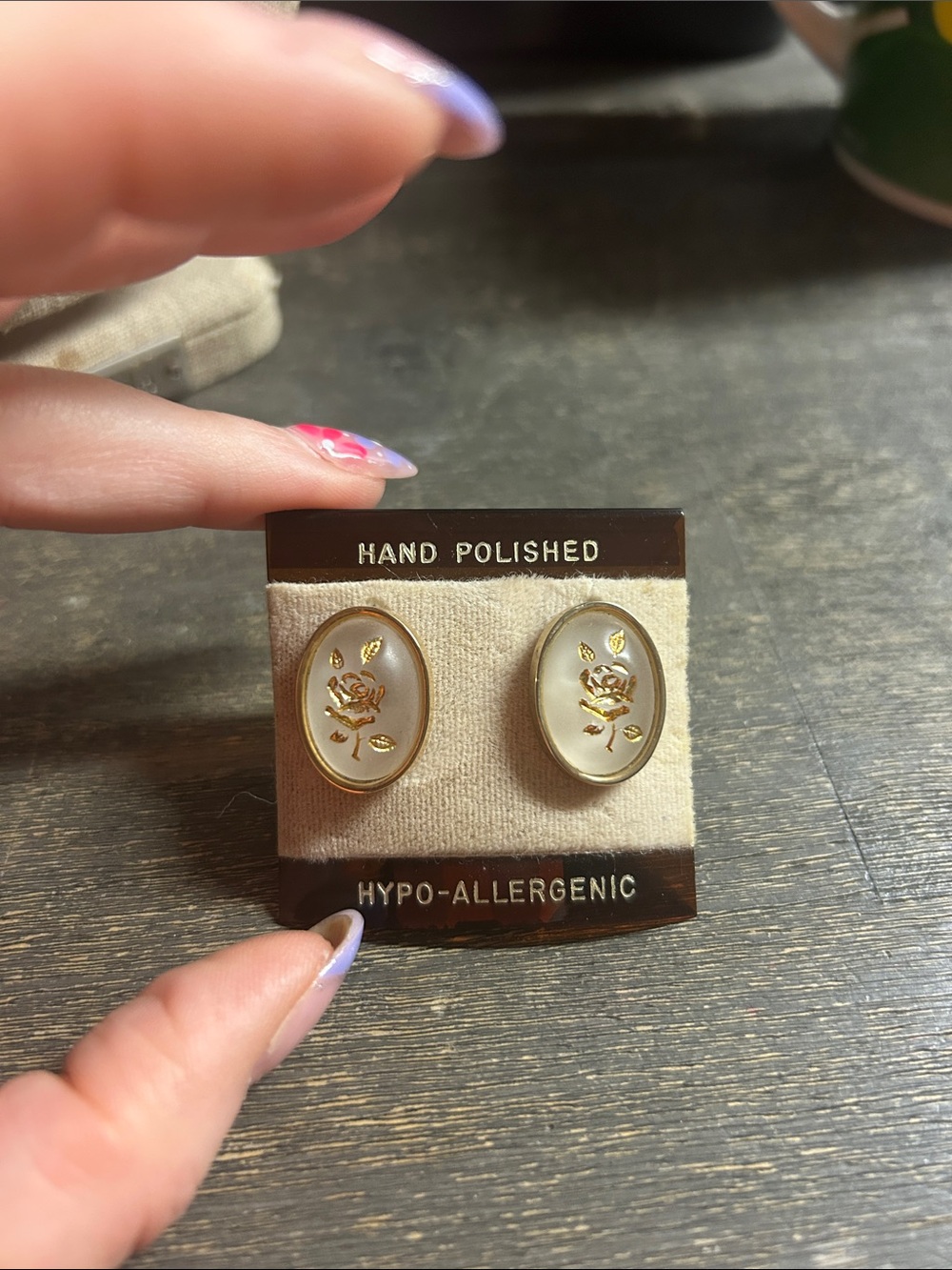 Hand-Polished Cream Rose Oval Stud Earrings - Hypo-Allergenic floral cameo style